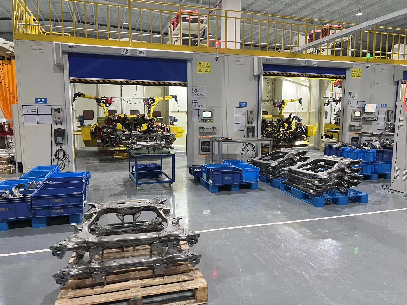 車(chē)架總成機(jī)器人雙機(jī)弧焊工作站案例！